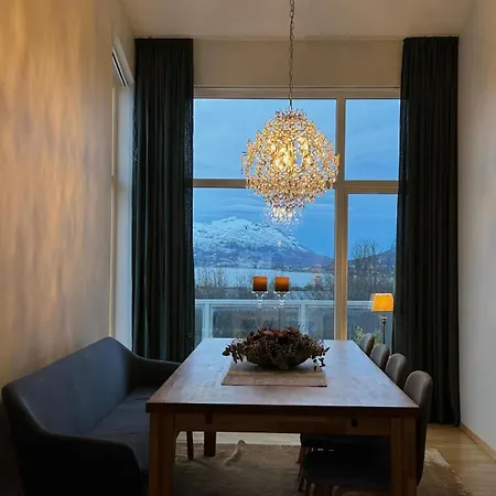 Unique And Spacious With A Spectacular View